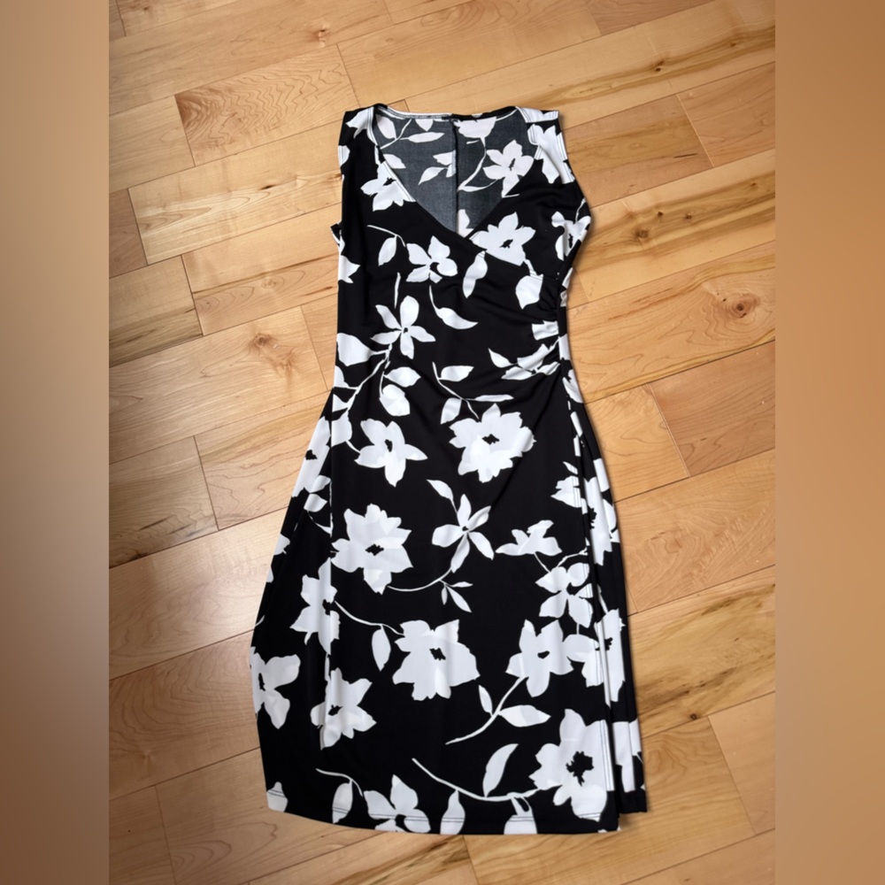 Black and White Sleeveless Asymmetrical Dress for Cocktail
